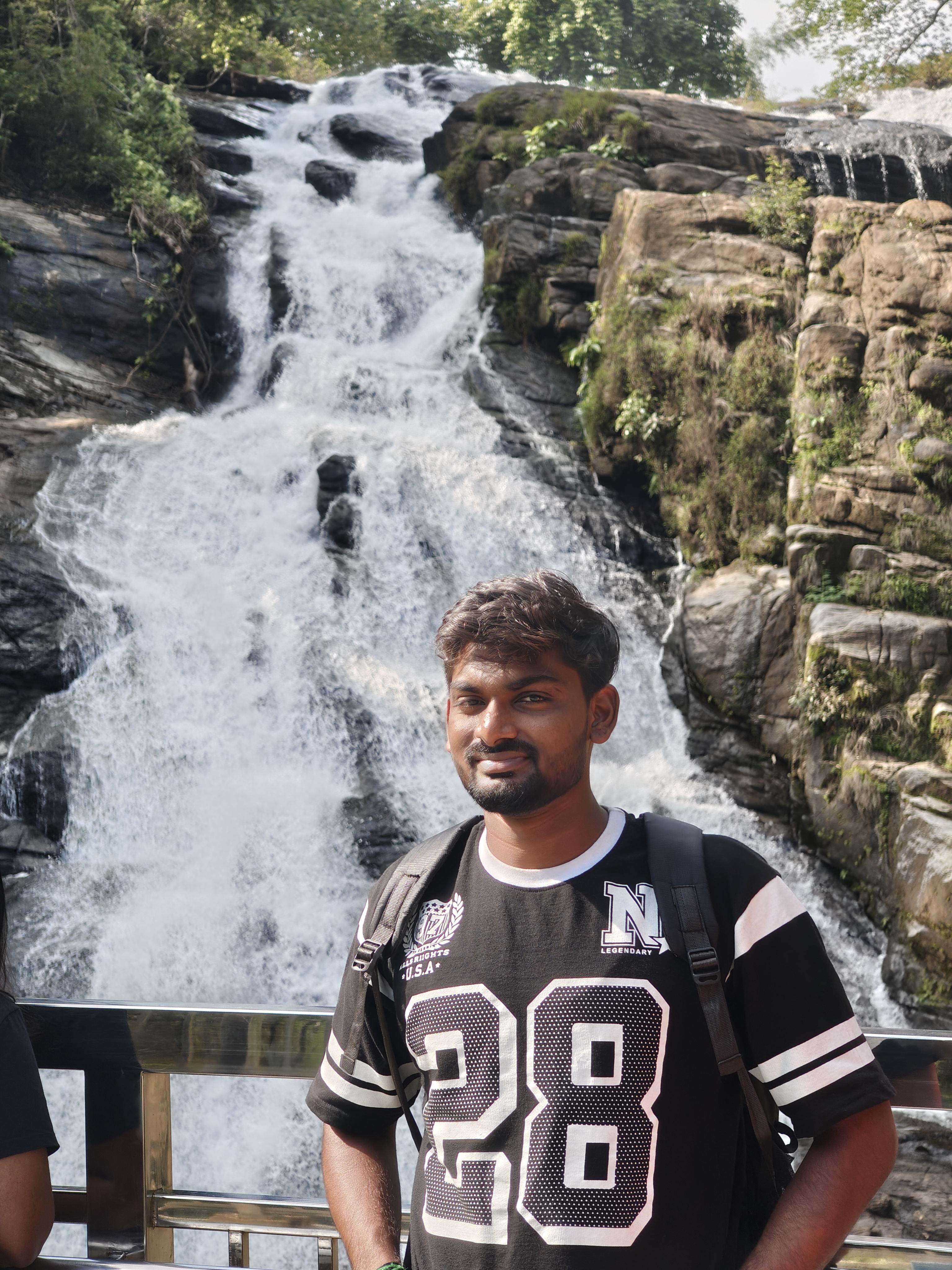 Dhinesh V